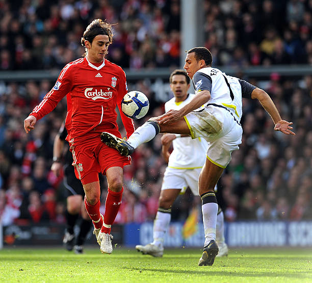 现出强大的 现出强大的