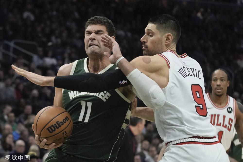 据明显上风 据明显上风